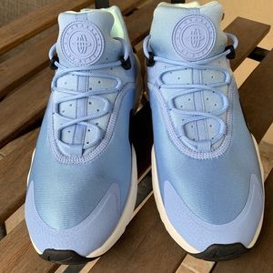 Nike Air Huarache City Move Sneakers